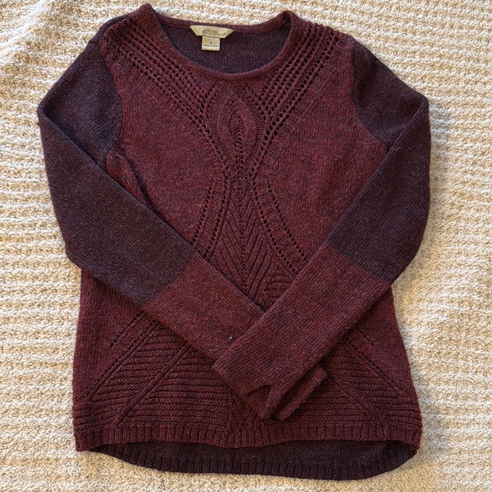 Natural Reflections Burgundy Sweater with Textured Knit and Crew Neck